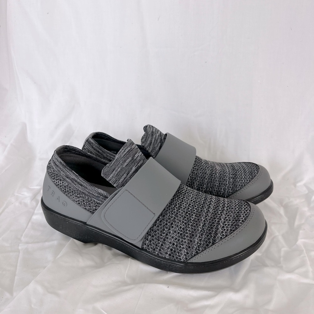 Women’s size 8.5 (EU 39) TRAQ comfort shoes